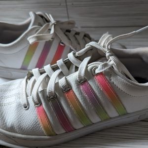 Women's size 8.5 K Swiss court pro li